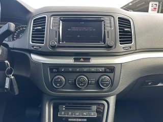 VW Sharan Business+ SCR 2,0 TDI DSG/ACC/AHK/LEDER/BI-XENON/NAVI/SHZ/1.BESITZ