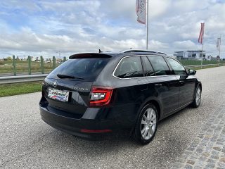 Skoda Octavia Combi 2,0 TDI Style Limited DSG/VIRTUAL-C./RFK/SHZ/PANO/AMBIENTE/ZAHNRIEMEN NEU/1.BESITZ