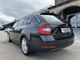 Skoda Octavia Combi 2,0 TDI Style Limited DSG/VIRTUAL-C./RFK/SHZ/PANO/AMBIENTE/ZAHNRIEMEN NEU/1.BESITZ