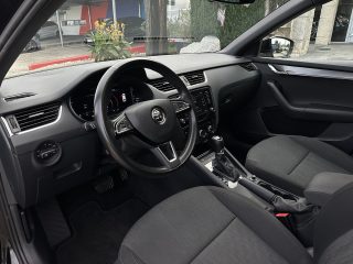 Skoda Octavia Combi 2,0 TDI Style Limited DSG/VIRTUAL-C./RFK/SHZ/PANO/AMBIENTE/ZAHNRIEMEN NEU/1.BESITZ