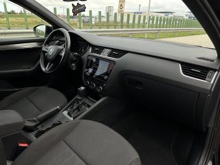 Skoda Octavia Combi 2,0 TDI Style Limited DSG/VIRTUAL-C./RFK/SHZ/PANO/AMBIENTE/ZAHNRIEMEN NEU/1.BESITZ