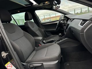 Skoda Octavia Combi 2,0 TDI Style Limited DSG/VIRTUAL-C./RFK/SHZ/PANO/AMBIENTE/ZAHNRIEMEN NEU/1.BESITZ