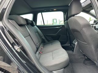 Skoda Octavia Combi 2,0 TDI Style Limited DSG/VIRTUAL-C./RFK/SHZ/PANO/AMBIENTE/ZAHNRIEMEN NEU/1.BESITZ