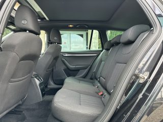 Skoda Octavia Combi 2,0 TDI Style Limited DSG/VIRTUAL-C./RFK/SHZ/PANO/AMBIENTE/ZAHNRIEMEN NEU/1.BESITZ