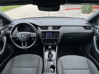 Skoda Octavia Combi 2,0 TDI Style Limited DSG/VIRTUAL-C./RFK/SHZ/PANO/AMBIENTE/ZAHNRIEMEN NEU/1.BESITZ