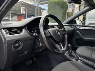 Skoda Octavia Combi 2,0 TDI Style Limited DSG/VIRTUAL-C./RFK/SHZ/PANO/AMBIENTE/ZAHNRIEMEN NEU/1.BESITZ