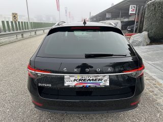 Skoda Superb Kombi 2,0 TDI Style DSG/1.BESITZ/ACC/SHA/SHZ/LED/MEMORY/AHK