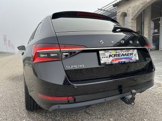 Skoda Superb Kombi 2,0 TDI Style DSG/1.BESITZ/ACC/SHA/SHZ/LED/MEMORY/AHK