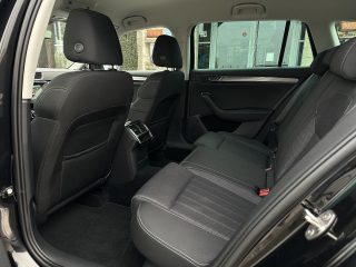 Skoda Superb Kombi 2,0 TDI Style DSG/1.BESITZ/ACC/SHA/SHZ/LED/MEMORY/AHK