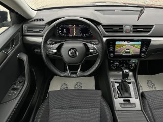 Skoda Superb Kombi 2,0 TDI Style DSG/1.BESITZ/ACC/SHA/SHZ/LED/MEMORY/AHK