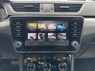 Skoda Superb Kombi 2,0 TDI Style DSG/1.BESITZ/ACC/SHA/SHZ/LED/MEMORY/AHK