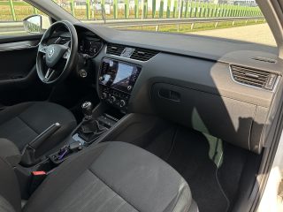 Skoda Octavia Combi 2,0 TDI Style Limited/VIRTUAL-C./SHZ/ACC/AHK/LED/1.BESITZ/ZAHNRIEMEN NEU