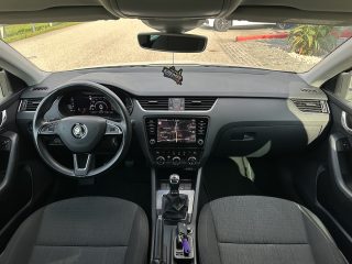 Skoda Octavia Combi 2,0 TDI Style Limited/VIRTUAL-C./SHZ/ACC/AHK/LED/1.BESITZ/ZAHNRIEMEN NEU