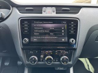 Skoda Octavia Combi 2,0 TDI Style Limited/VIRTUAL-C./SHZ/ACC/AHK/LED/1.BESITZ/ZAHNRIEMEN NEU