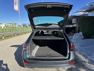 Skoda Superb Kombi 2,0 TDI Sportline DSG/RFK/SHA/ACC/TWA/SHZ/MATRIX-LED/VIRTUAL-C./1.BESITZ