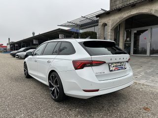 Skoda Octavia Combi 2,0 TDI 4x4 Style DSG/SPORTSITZE/RFK/PANO/MATRIX-LED/ACC/AHK/SHA/SHZ/VIRTUAL-C.