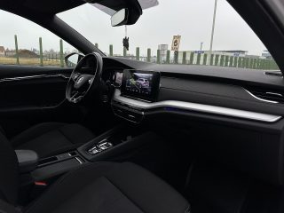 Skoda Octavia Combi 2,0 TDI 4x4 Style DSG/SPORTSITZE/RFK/PANO/MATRIX-LED/ACC/AHK/SHA/SHZ/VIRTUAL-C.