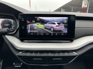 Skoda Octavia Combi 2,0 TDI 4x4 Style DSG/SPORTSITZE/RFK/PANO/MATRIX-LED/ACC/AHK/SHA/SHZ/VIRTUAL-C.