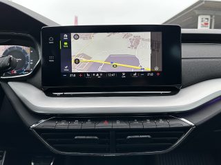 Skoda Octavia Combi 2,0 TDI 4x4 Style DSG/SPORTSITZE/RFK/PANO/MATRIX-LED/ACC/AHK/SHA/SHZ/VIRTUAL-C.