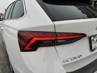 Skoda Octavia Combi 2,0 TDI Style DSG/RFK/SHZ/SHA/ACC/MATRIX-LED/AHK/VIRTUAL-C.