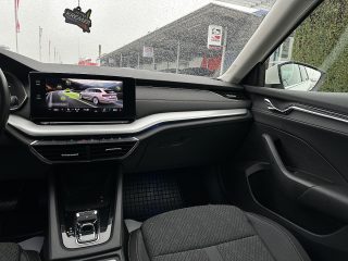 Skoda Octavia Combi 2,0 TDI Style DSG/RFK/SHZ/SHA/ACC/MATRIX-LED/AHK/VIRTUAL-C.