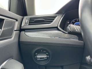 Skoda Superb Kombi 2,0 TDI Style DSG/VIRTUAL-C./ACC/RFK/SHA/SWA/TWA/AHK/PANO/MATRIX-LED/1.BESITZ