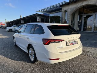 Skoda Octavia Combi 2,0 TDI Ambition DSG/SHA/AHK/RFK/AMBIENTE/SPORTSITZE/SHZ