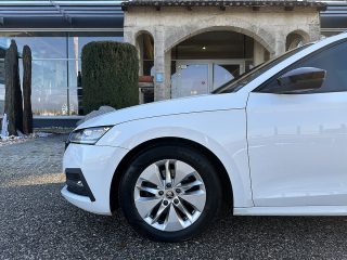 Skoda Octavia Combi 2,0 TDI Ambition DSG/SHA/AHK/RFK/AMBIENTE/SPORTSITZE/SHZ