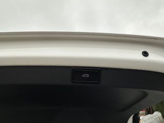 Skoda Octavia Combi 2,0 TDI Premium DSG/AHK/VIRTUAL-C./SHA/RFK/CANTON/MATRIX-LED/ACC