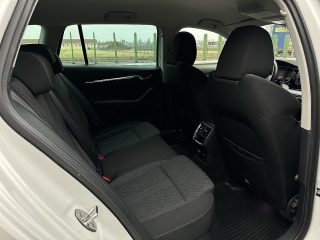 Skoda Octavia Combi 2,0 TDI Premium DSG/AHK/VIRTUAL-C./SHA/RFK/CANTON/MATRIX-LED/ACC