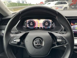 Skoda Octavia Combi 2,0 TDI Ambition/ACC/SHA/RFK/AMBIENTE/SHZ/LED/VIRTUAL-C./NAVI