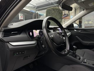 Skoda Octavia Combi 2,0 TDI Ambition/ACC/SHA/RFK/AMBIENTE/SHZ/LED/VIRTUAL-C./NAVI