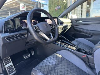 VW Golf Variant 2,0 TDI R-Line DSG/ACC/SHA/SWA/RFK/AMBIENTE/V.COCKPIT/1.BESITZ/MwSt.