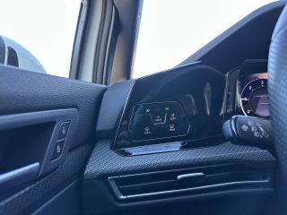 VW Golf Variant 2,0 TDI R-Line DSG/ACC/SHA/SWA/RFK/AMBIENTE/V.COCKPIT/1.BESITZ/MwSt.