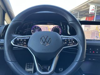VW Golf Variant 2,0 TDI R-Line DSG/ACC/SHA/SWA/RFK/AMBIENTE/V.COCKPIT/1.BESITZ/MwSt.