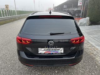 VW Passat Variant 2,0 SCR TDI DSG/SHA/MASSAGE/NAVI/APPLE-CARPLAY1.BESITZ/MATRIX-LED/ACC/SHZ
