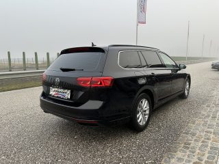 VW Passat Variant 2,0 SCR TDI DSG/SHA/MASSAGE/NAVI/APPLE-CARPLAY1.BESITZ/MATRIX-LED/ACC/SHZ