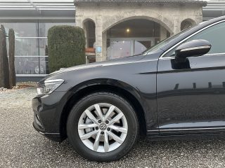 VW Passat Variant 2,0 SCR TDI DSG/SHA/MASSAGE/NAVI/APPLE-CARPLAY1.BESITZ/MATRIX-LED/ACC/SHZ