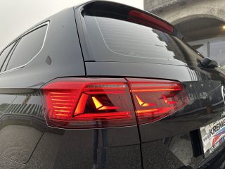 VW Passat Variant 2,0 SCR TDI DSG/SHA/MASSAGE/NAVI/APPLE-CARPLAY1.BESITZ/MATRIX-LED/ACC/SHZ