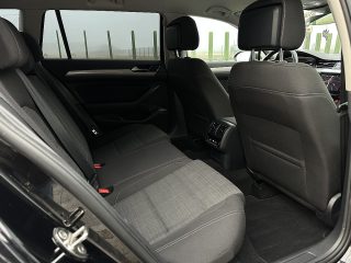 VW Passat Variant 2,0 SCR TDI DSG/SHA/MASSAGE/NAVI/APPLE-CARPLAY1.BESITZ/MATRIX-LED/ACC/SHZ