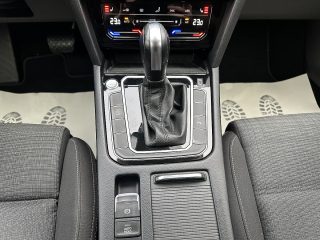 VW Passat Variant 2,0 SCR TDI DSG/SHA/MASSAGE/NAVI/APPLE-CARPLAY1.BESITZ/MATRIX-LED/ACC/SHZ