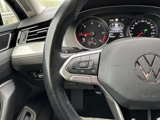 VW Passat Variant 2,0 SCR TDI DSG/SHA/MASSAGE/NAVI/APPLE-CARPLAY1.BESITZ/MATRIX-LED/ACC/SHZ