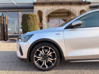 Ford Focus Turnier 1,5 EcoBlue Active Vignale Aut./LEDER-SPORTSITZE/HUD/SHA/ACC/RFK/TWA/SHZ/1.BESITZ