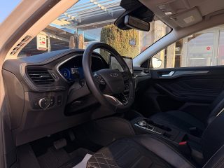 Ford Focus Turnier 1,5 EcoBlue Active Vignale Aut./LEDER-SPORTSITZE/HUD/SHA/ACC/RFK/TWA/SHZ/1.BESITZ