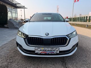 Skoda Octavia Combi 2,0 TDI Style DSG/AHK/ACC/SHA/TWA/RFK/SHZ/AMBIENTE/ZAHNRIEMEN + GR. SERVICE NEU