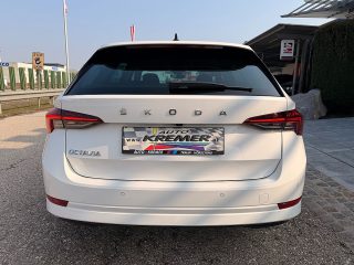 Skoda Octavia Combi 2,0 TDI Style DSG/AHK/ACC/SHA/TWA/RFK/SHZ/AMBIENTE/ZAHNRIEMEN + GR. SERVICE NEU
