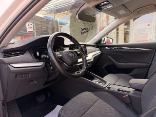 Skoda Octavia Combi 2,0 TDI Style DSG/AHK/ACC/SHA/TWA/RFK/SHZ/AMBIENTE/ZAHNRIEMEN + GR. SERVICE NEU