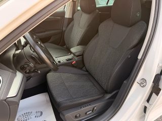 Skoda Octavia Combi 2,0 TDI Style DSG/AHK/ACC/SHA/TWA/RFK/SHZ/AMBIENTE/ZAHNRIEMEN + GR. SERVICE NEU