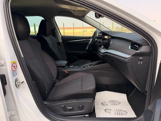 Skoda Octavia Combi 2,0 TDI Style DSG/AHK/ACC/SHA/TWA/RFK/SHZ/AMBIENTE/ZAHNRIEMEN + GR. SERVICE NEU