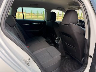 Skoda Octavia Combi 2,0 TDI Style DSG/AHK/ACC/SHA/TWA/RFK/SHZ/AMBIENTE/ZAHNRIEMEN + GR. SERVICE NEU